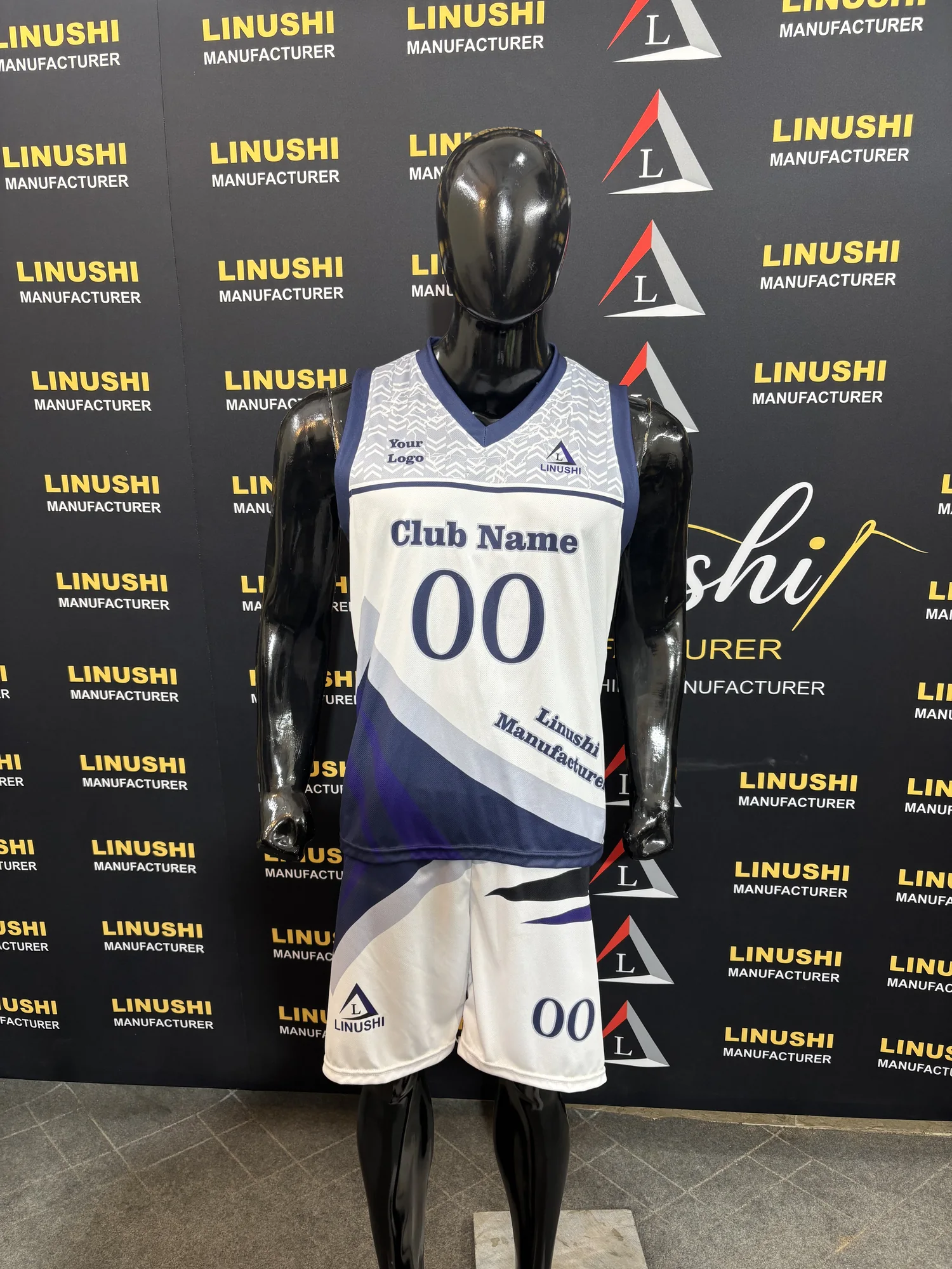 Custom basketball uniform made by Linushi Manufacturer