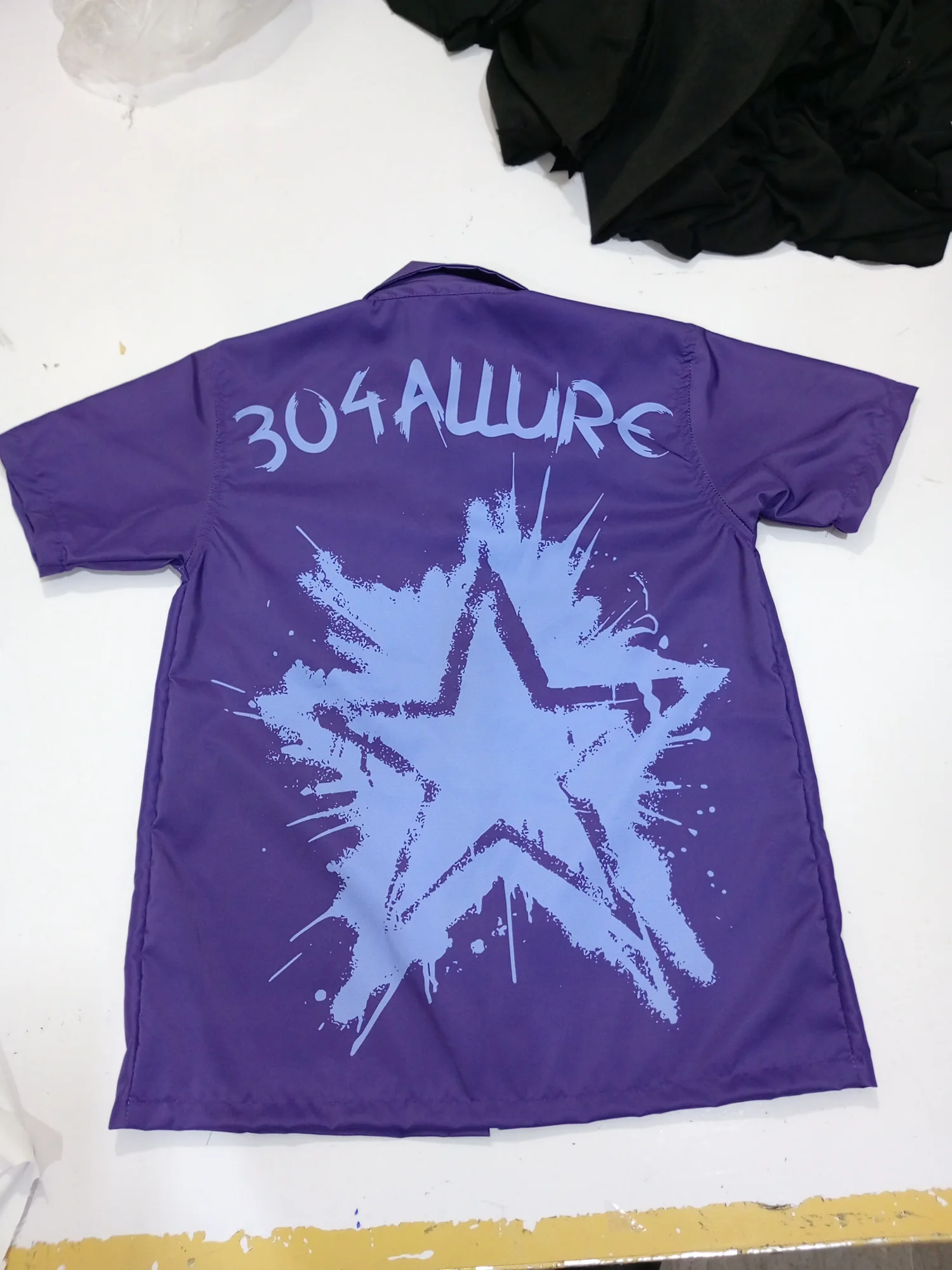 Printed work shirt, back graphic