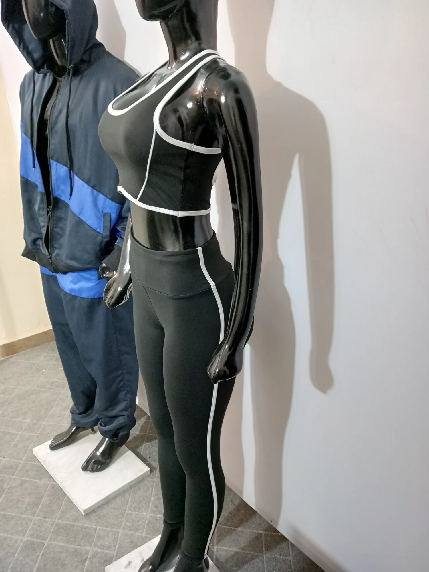 Side view showing the contrast piping on the set