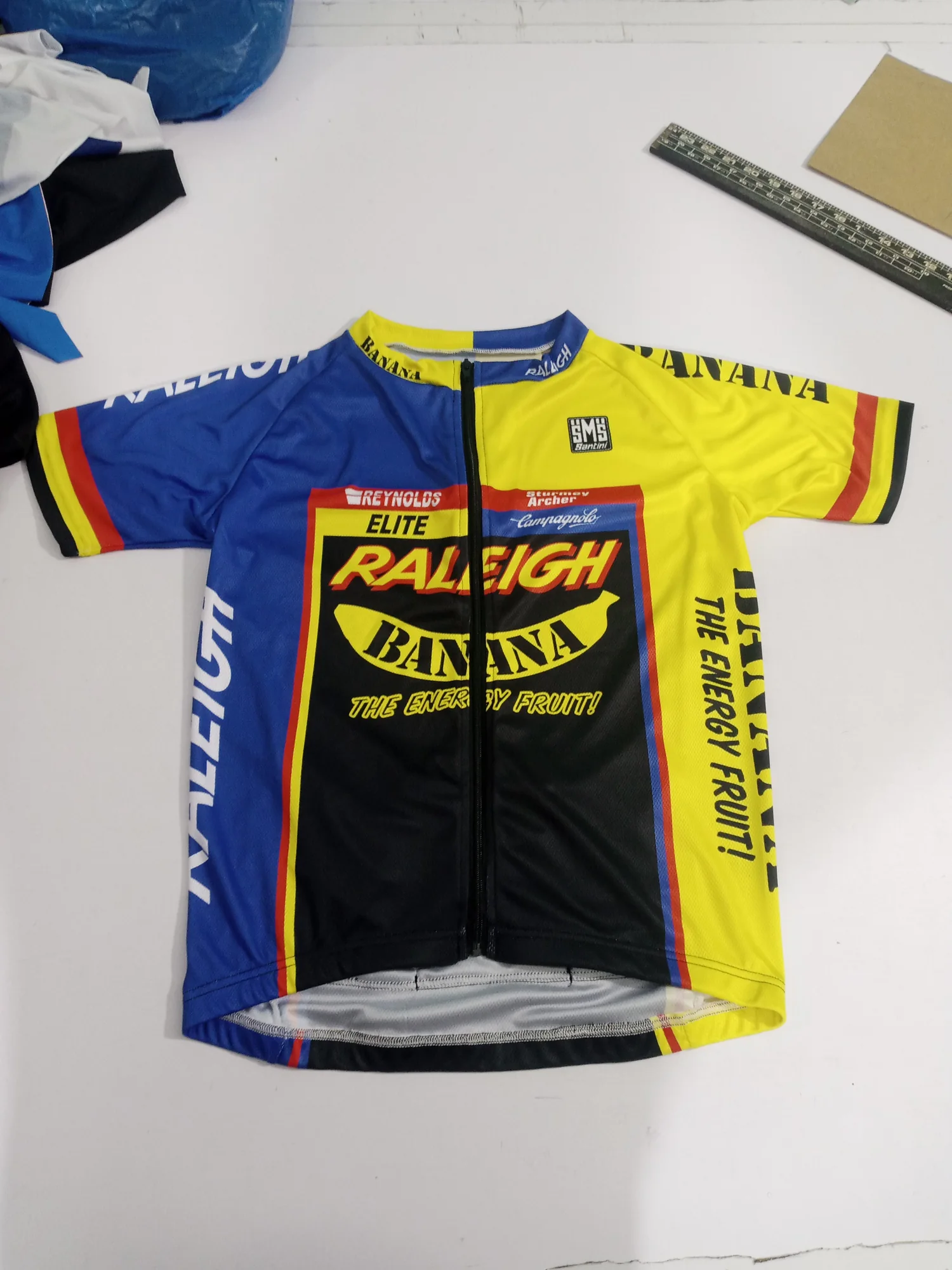 Retro cycling jersey front with full-length zip