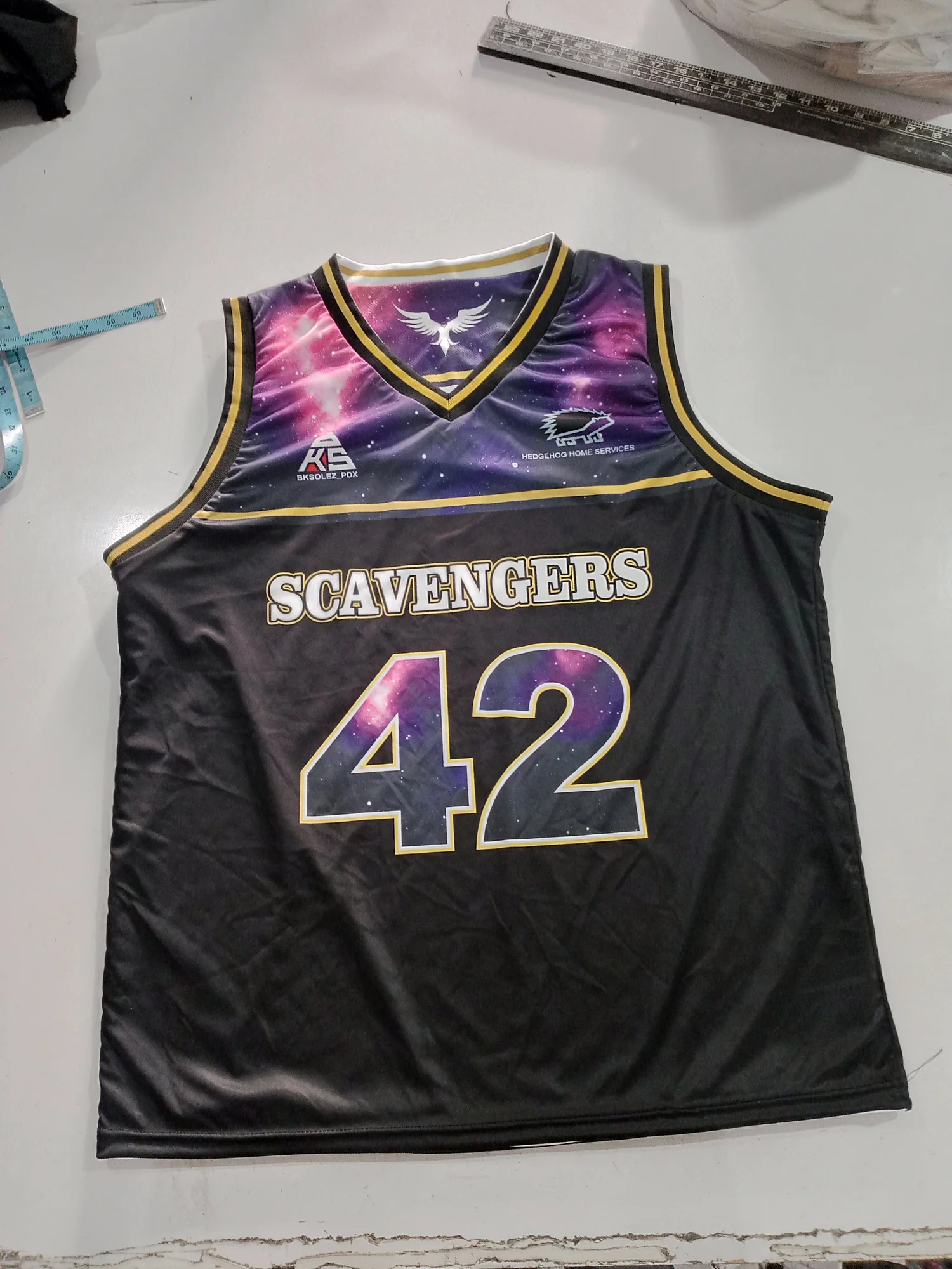 Reversible basketball jersey, black side front