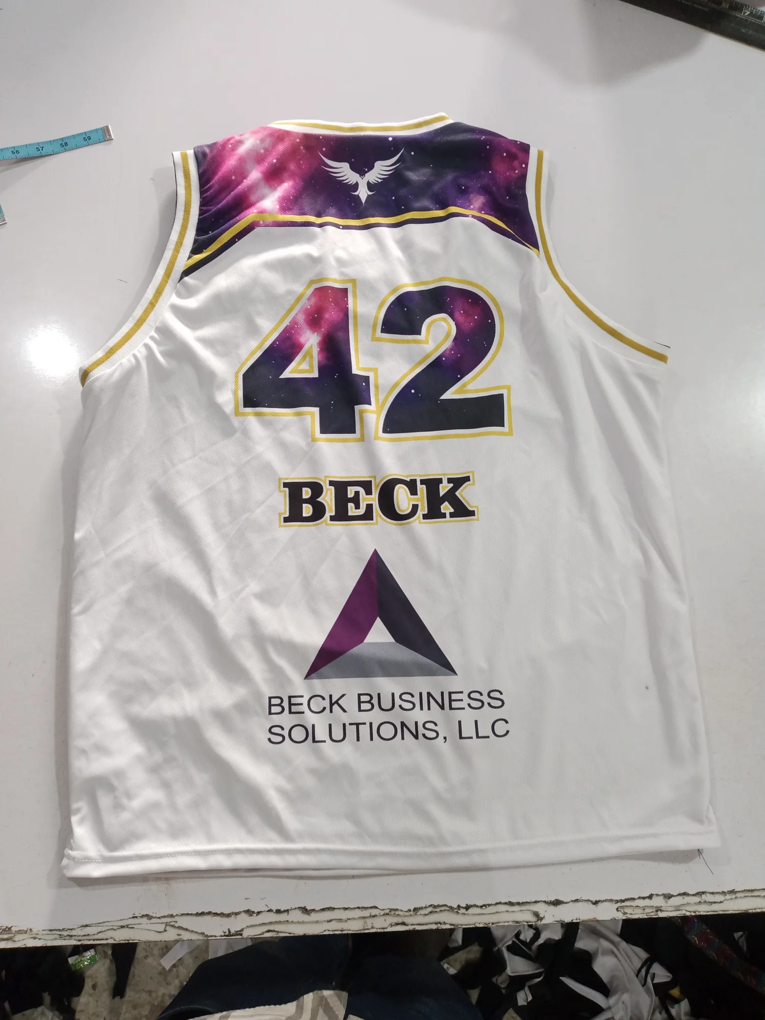 Reversible jersey, white side back with sponsor logo