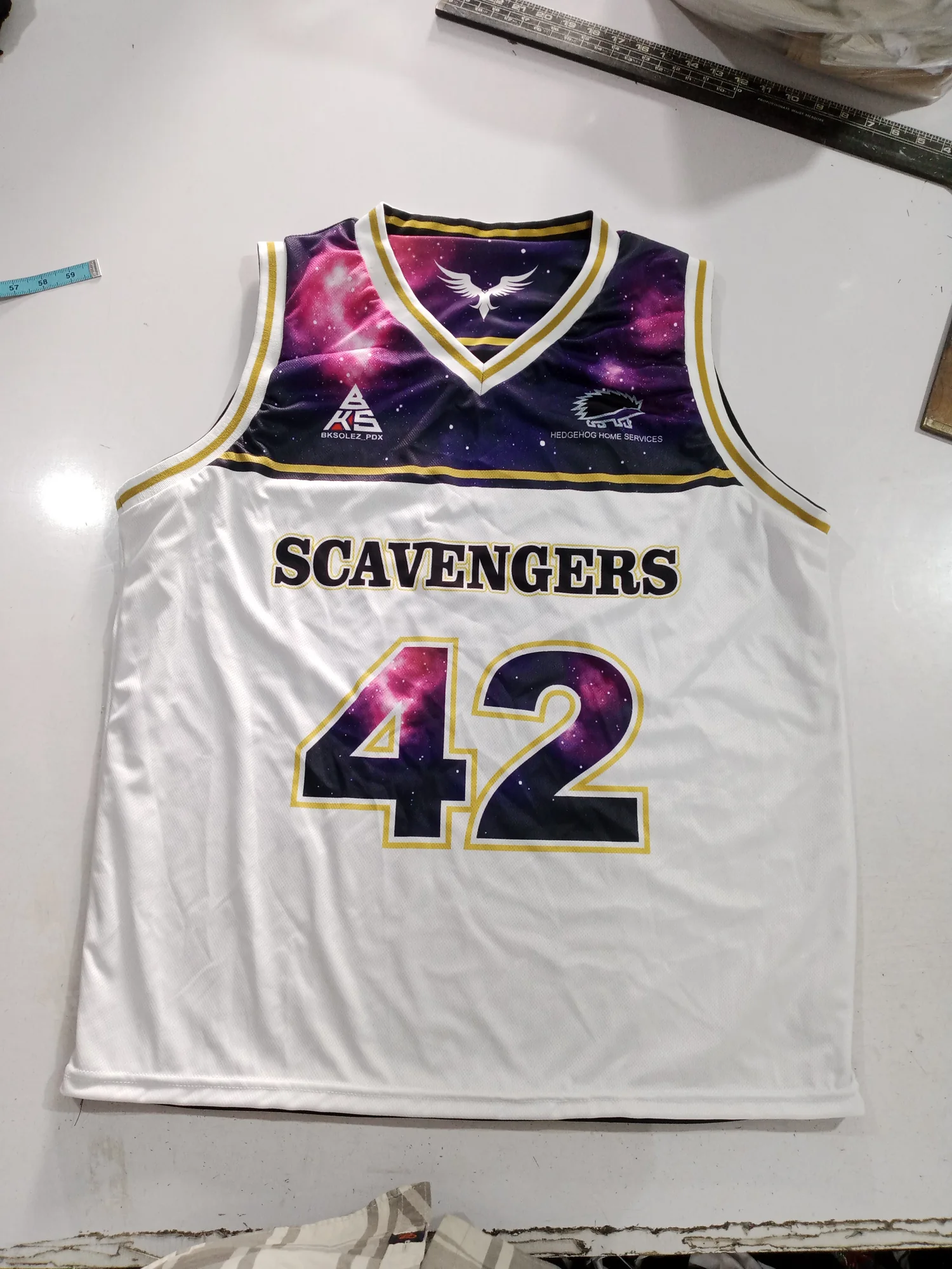 Reversible basketball jersey, white side front